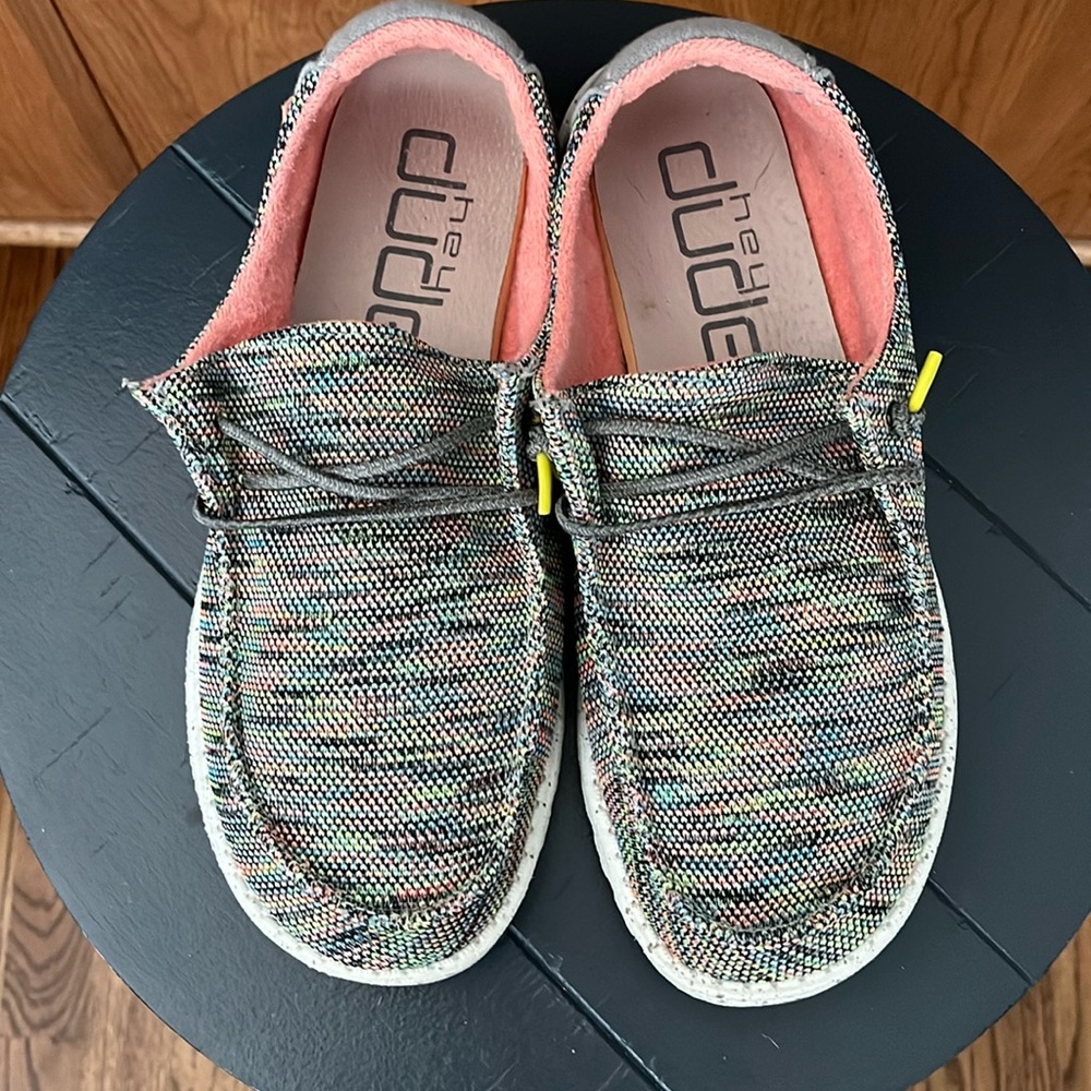 Women’s Sz 8 Multi colored Hey Dudes Slip On Shoes